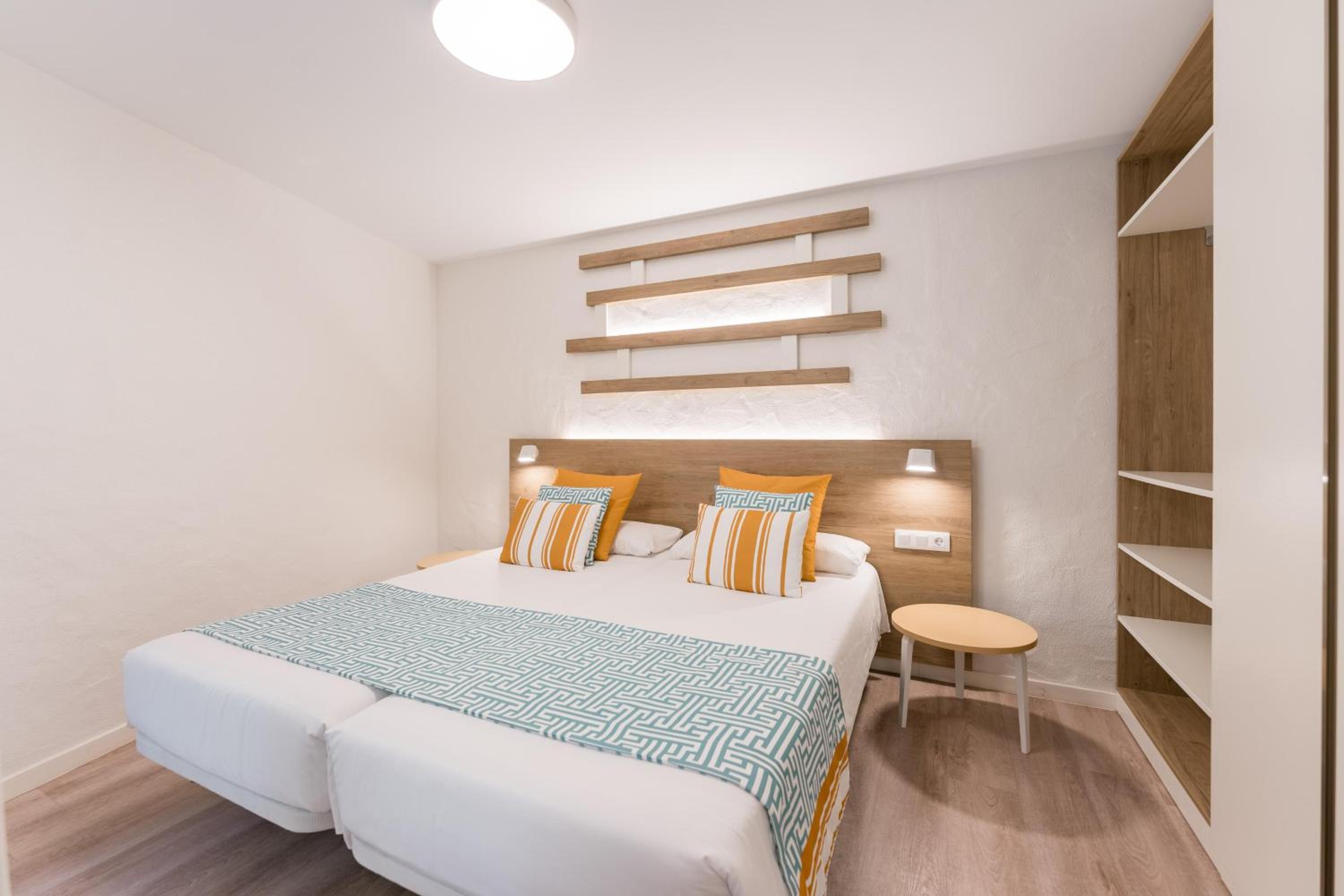 R2 Maryvent Beach Apartments