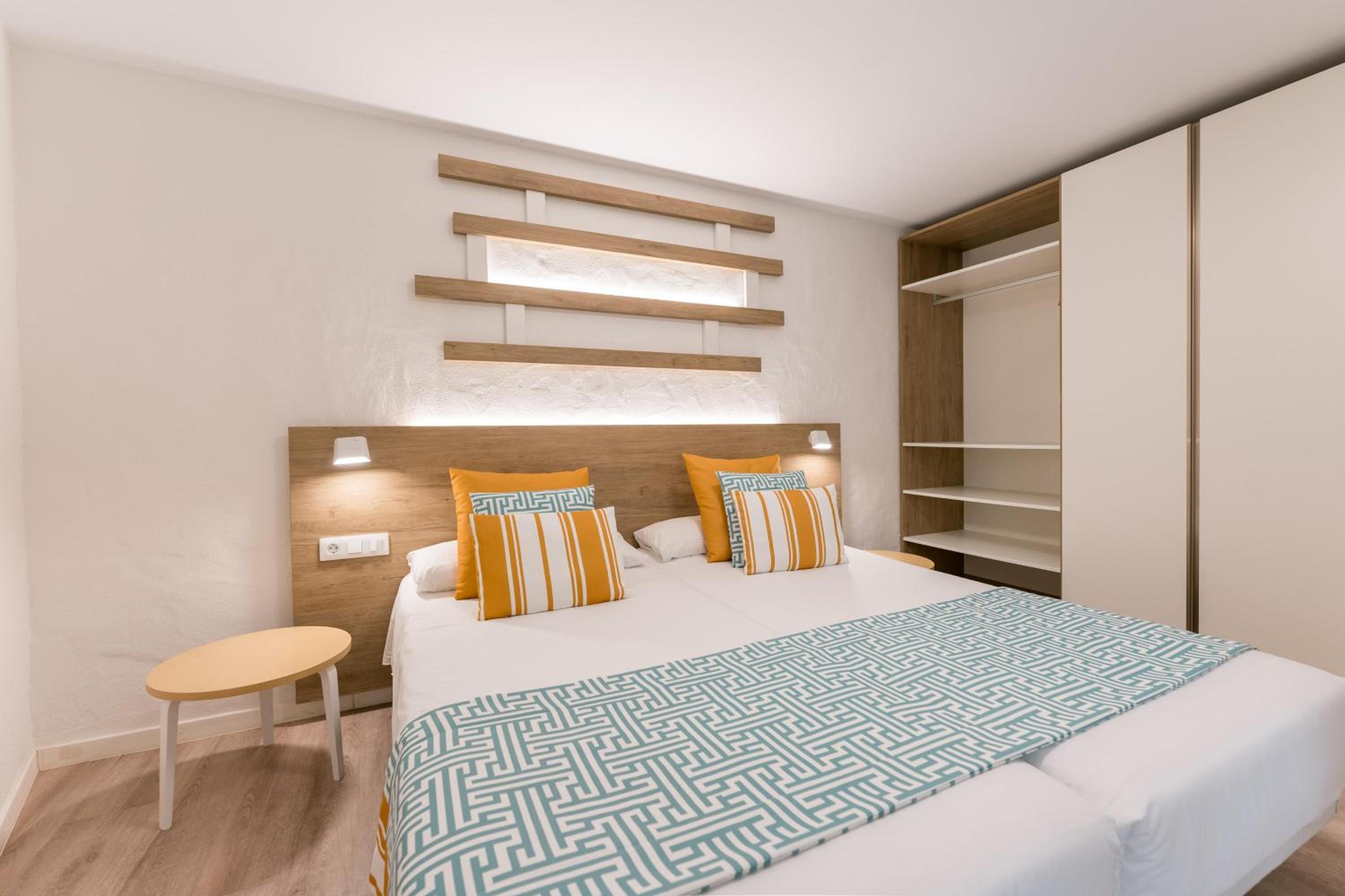 R2 Maryvent Beach Apartments