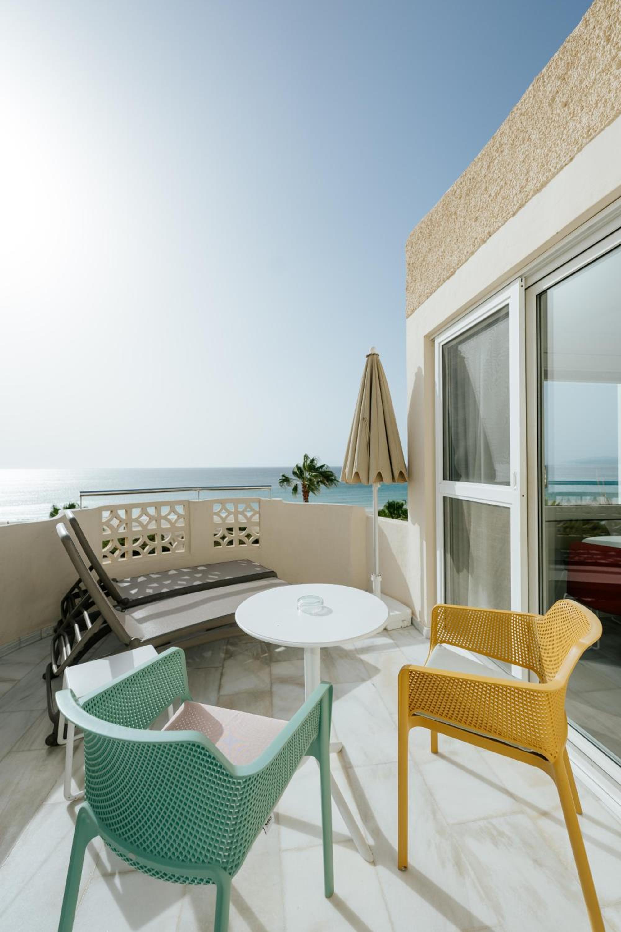 R2 Maryvent Beach Apartments