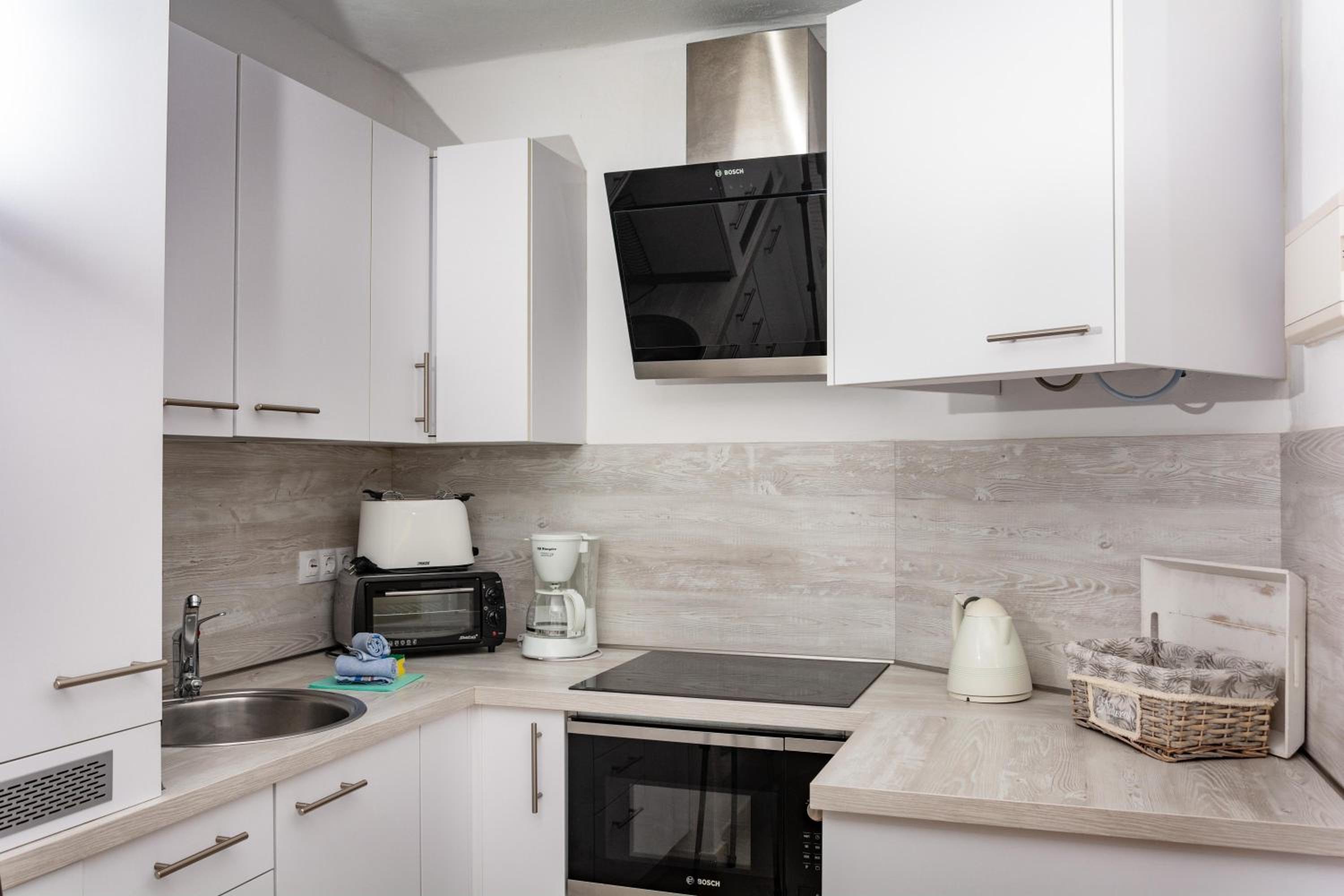 R2 Maryvent Beach Apartments