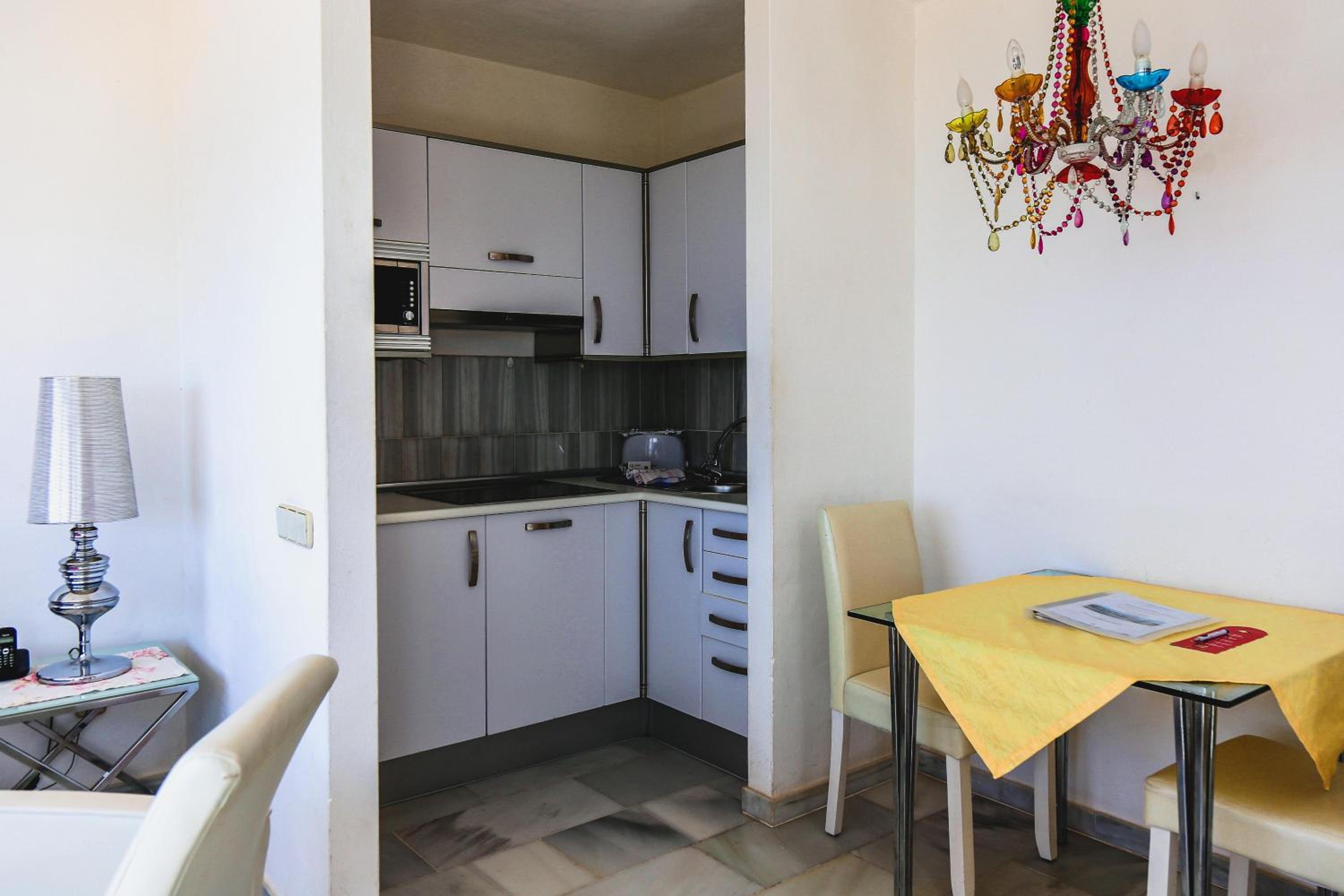 R2 Maryvent Beach Apartments