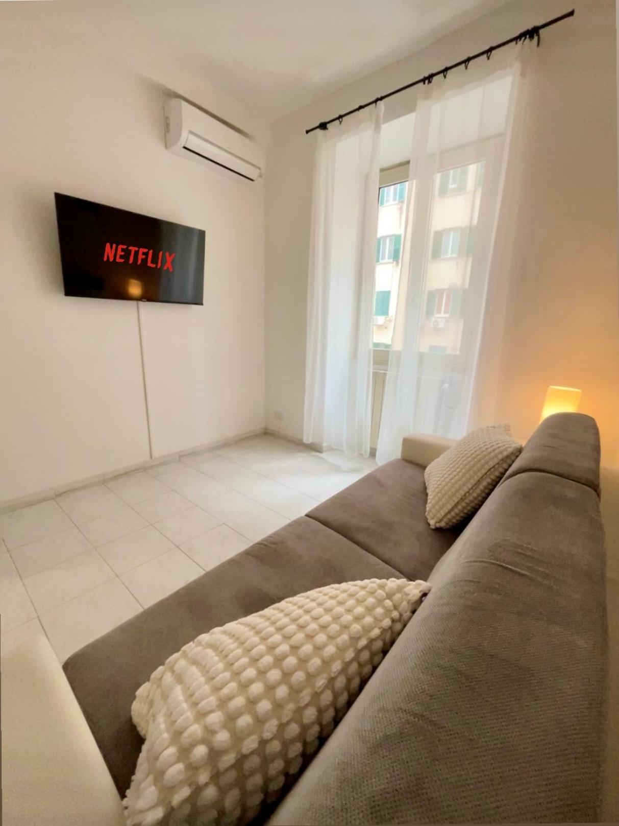 Metro at the door- Colosseo 6 min- 2BR AC WiFi