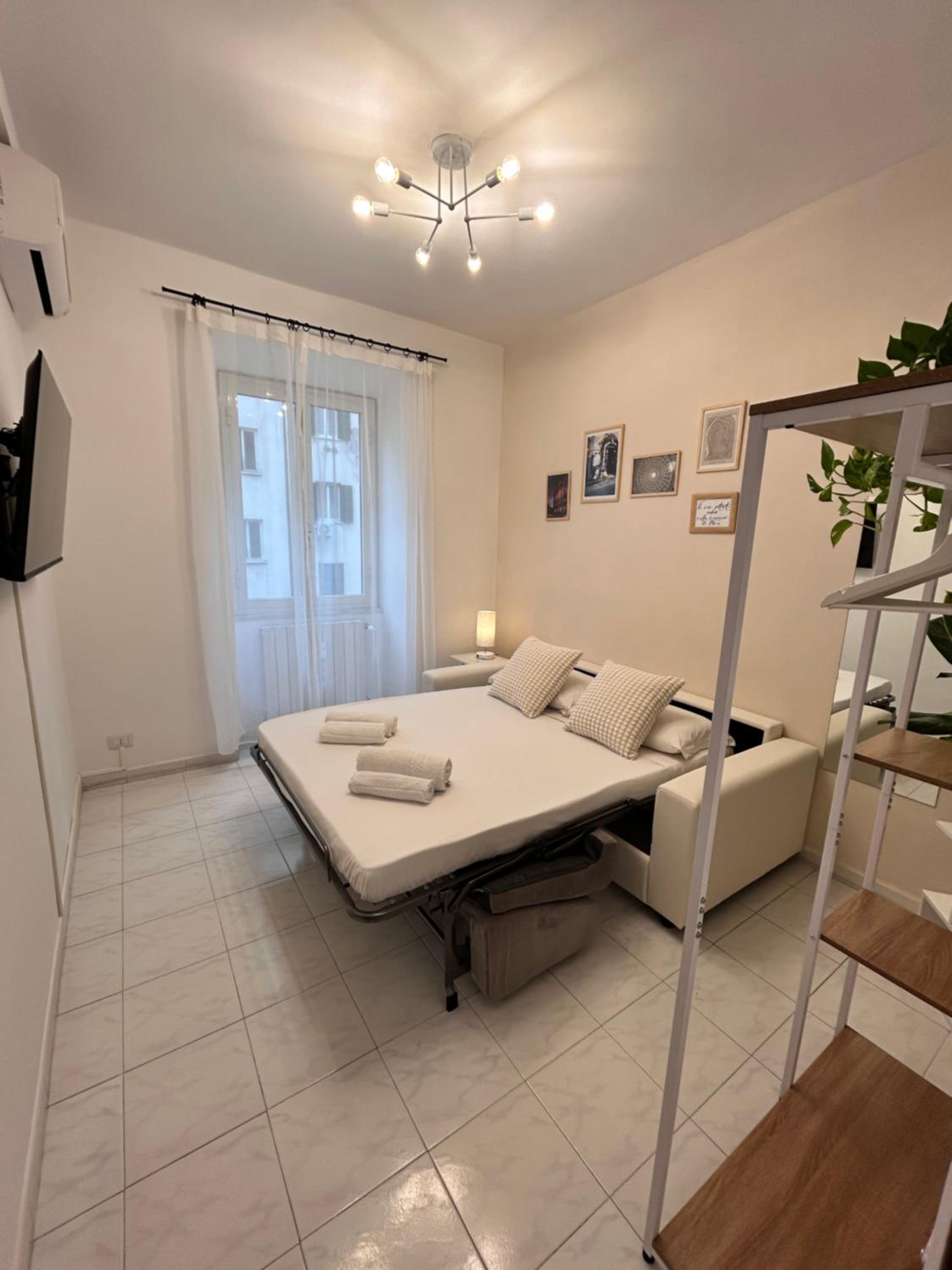 Metro at the door- Colosseo 6 min- 2BR AC WiFi