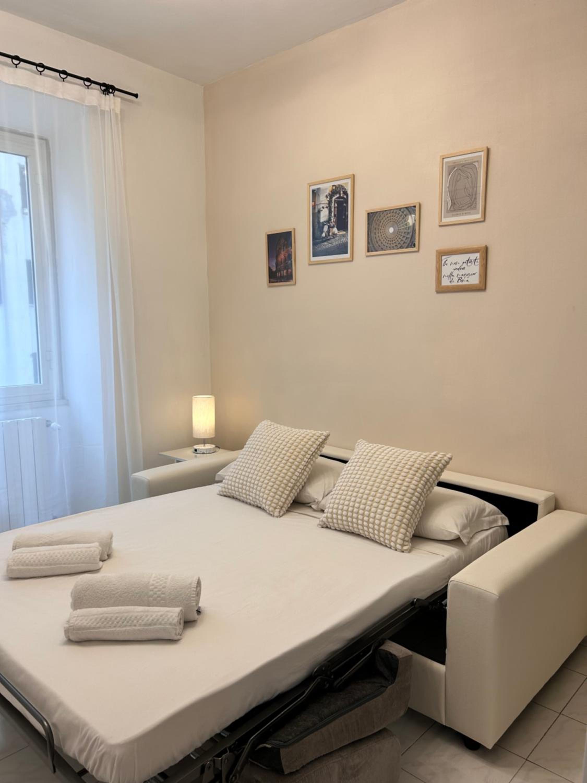 Metro at the door- Colosseo 6 min- 2BR AC WiFi