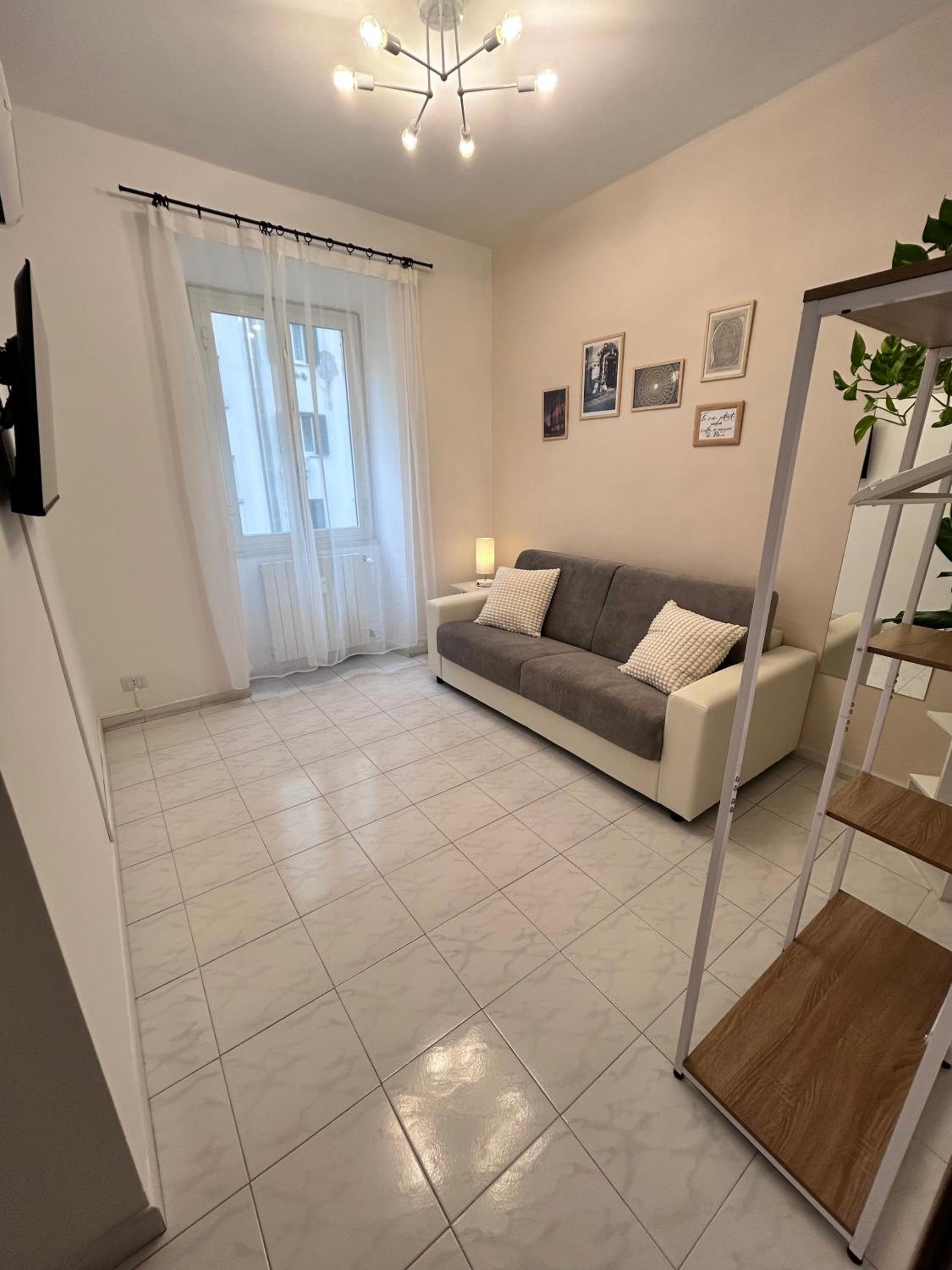 Metro at the door- Colosseo 6 min- 2BR AC WiFi