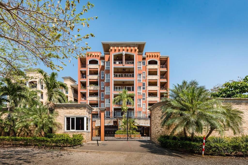 Nax3 Luxury Condo in Upscale Langosta Community