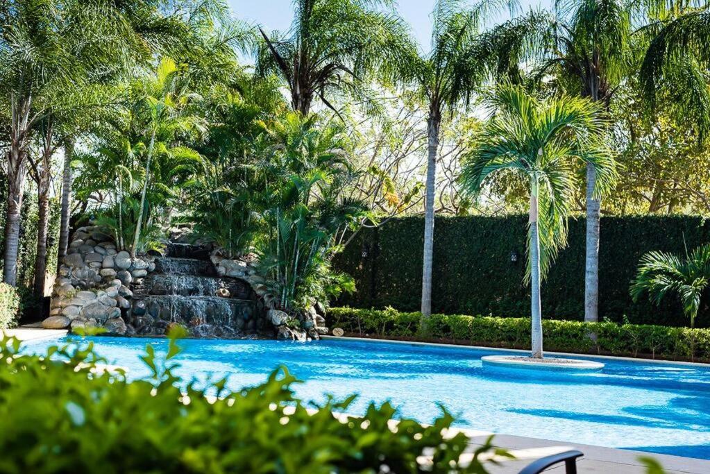 Nax3 Luxury Condo in Upscale Langosta Community