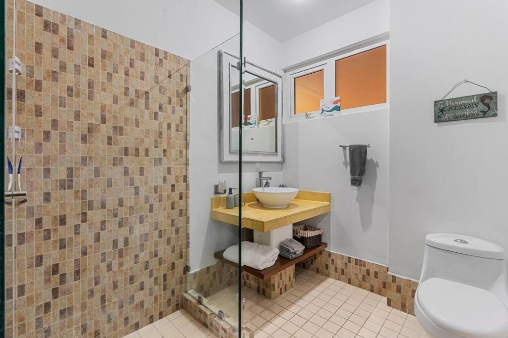 Nax3 Luxury Condo in Upscale Langosta Community