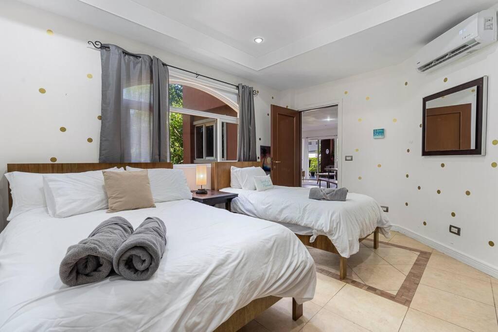 Nax3 Luxury Condo in Upscale Langosta Community