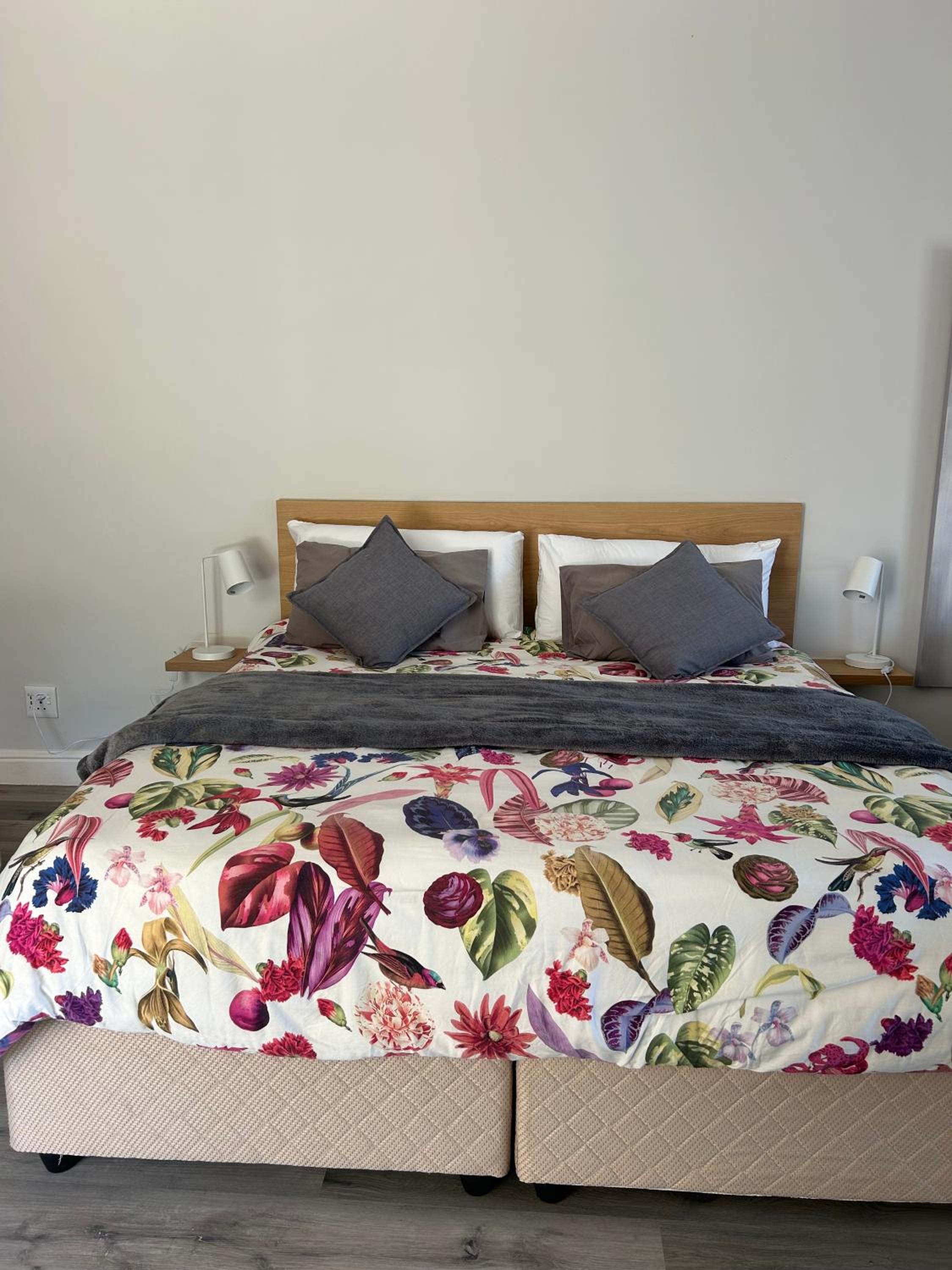 Topiary Wine Estate & Cottages
