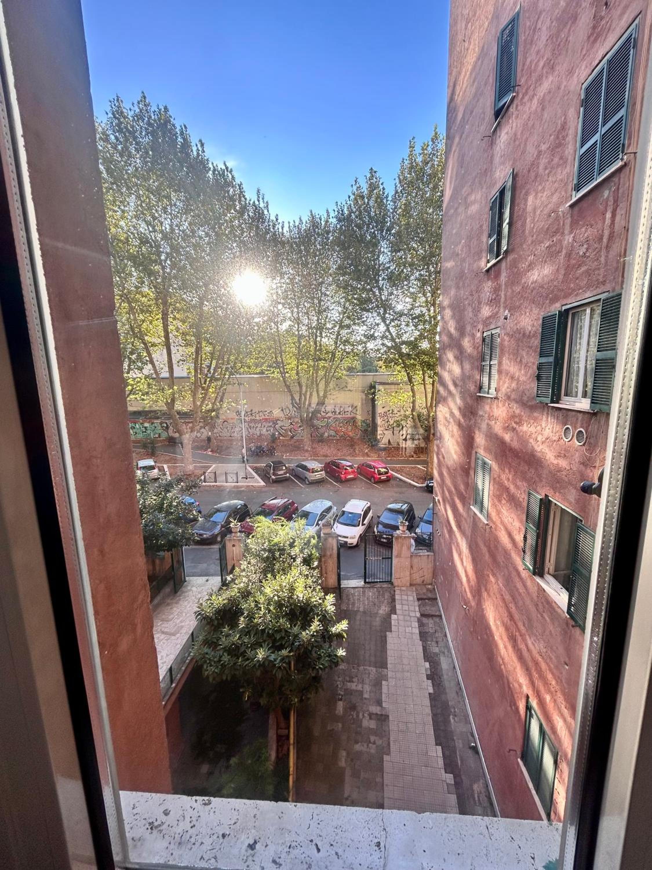 Metro at the door- Colosseo 6 min- 2BR AC WiFi