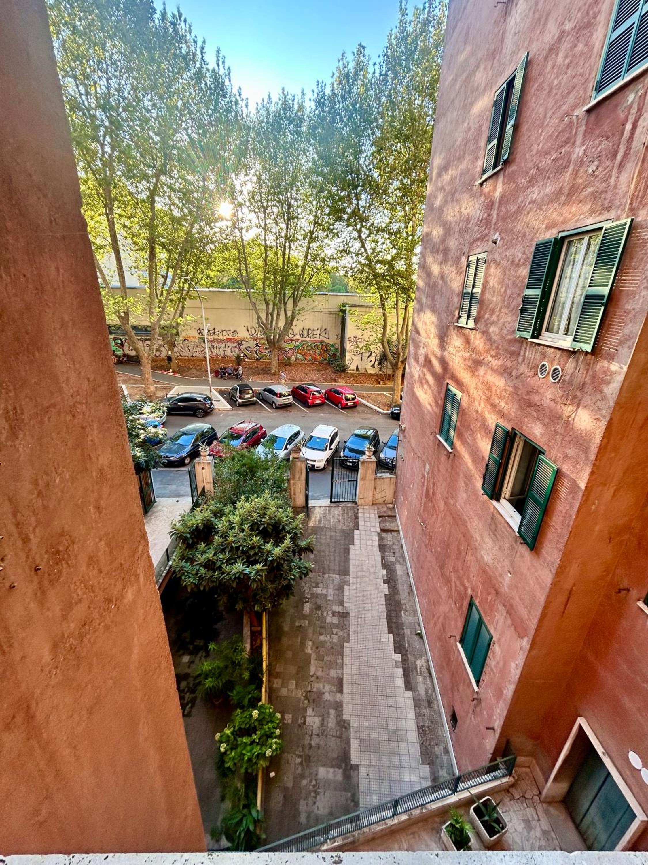 Metro at the door- Colosseo 6 min- 2BR AC WiFi