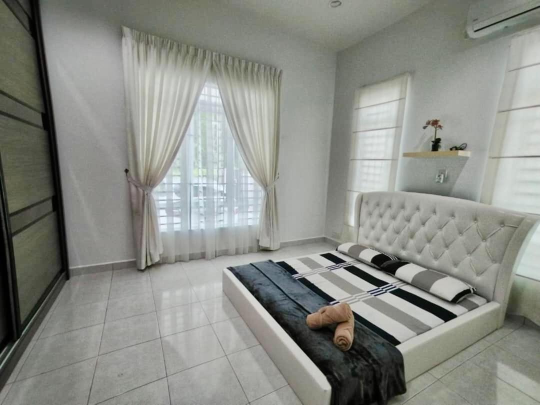Lollihana Homestay Kijal photo 4