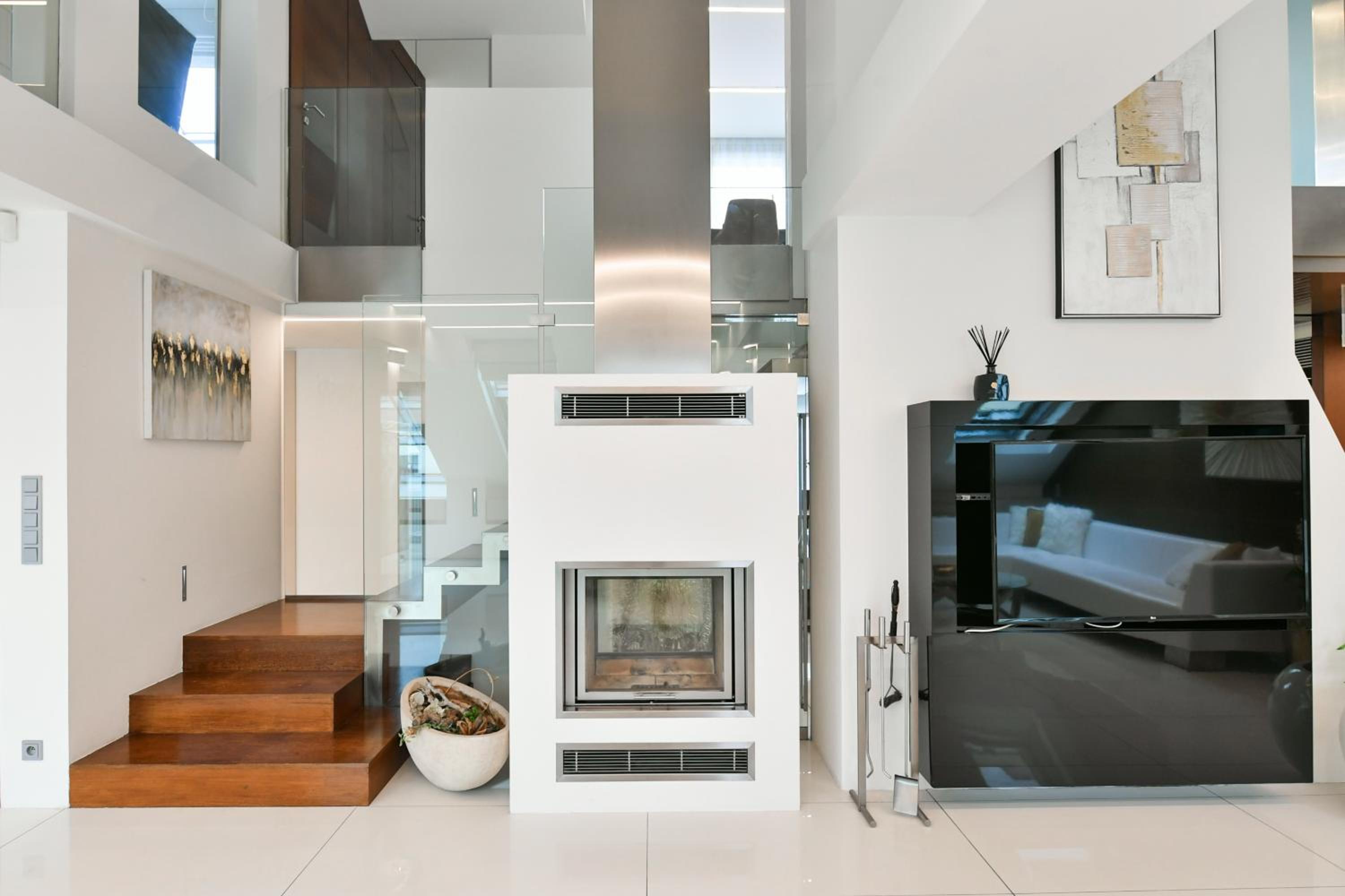 PRESIDENTIAL PENTHOUSE, 303m2, JACUZZI on TERRACE, SAUNA, 6BDRM, 4BTHRM, AC, LIFT
