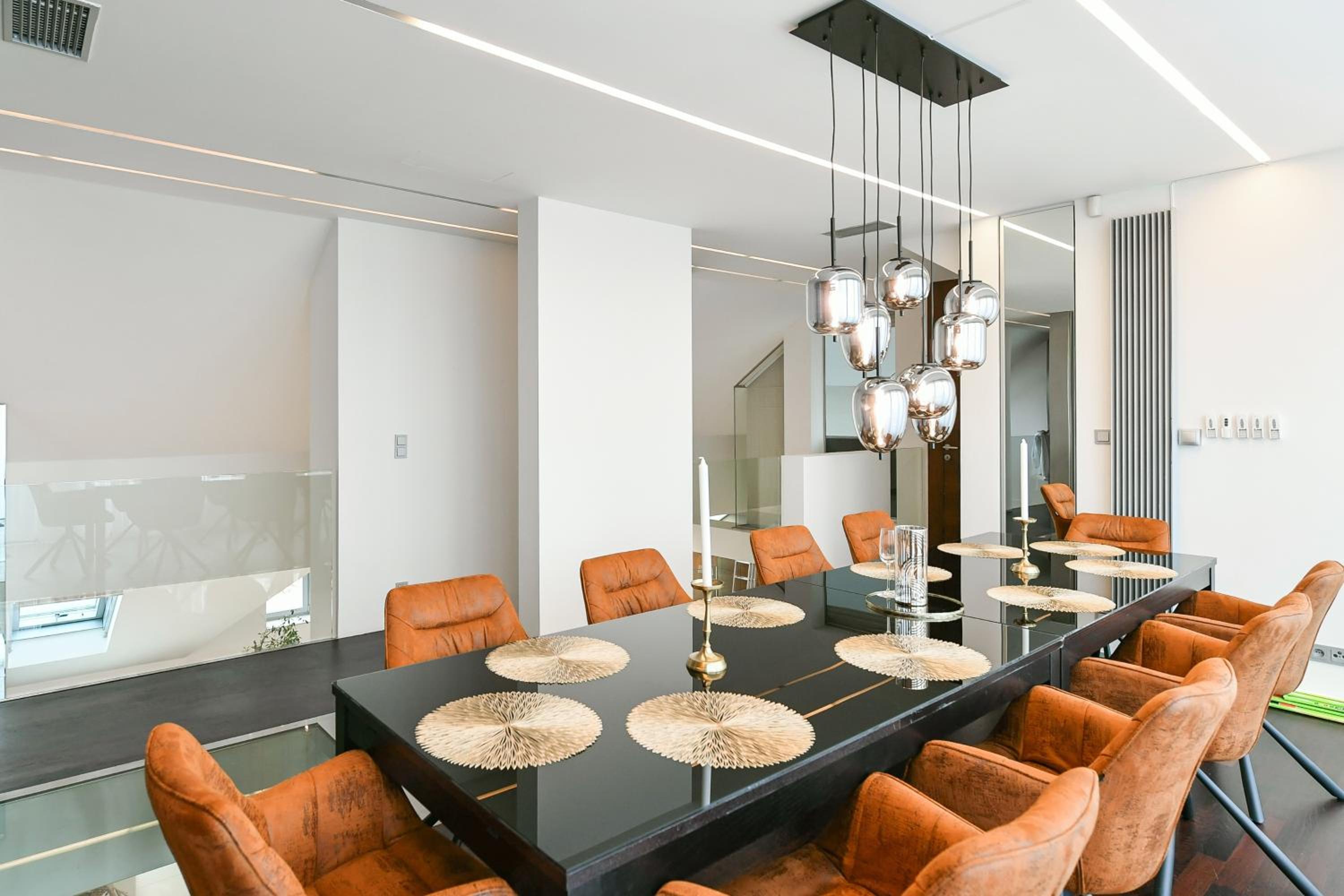 PRESIDENTIAL PENTHOUSE, 303m2, JACUZZI on TERRACE, SAUNA, 6BDRM, 4BTHRM, AC, LIFT