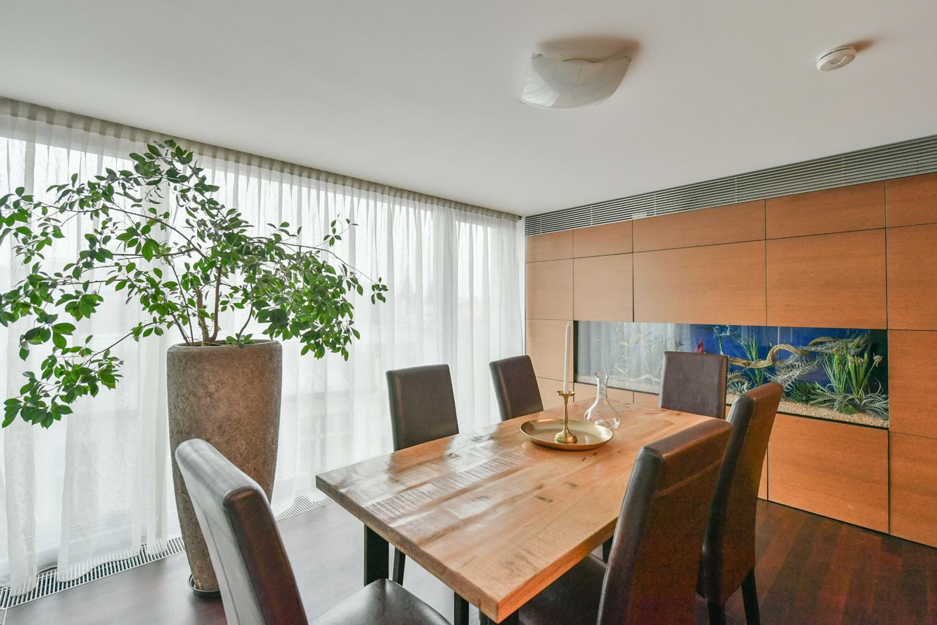 PRESIDENTIAL PENTHOUSE, 303m2, JACUZZI on TERRACE, SAUNA, 6BDRM, 4BTHRM, AC, LIFT