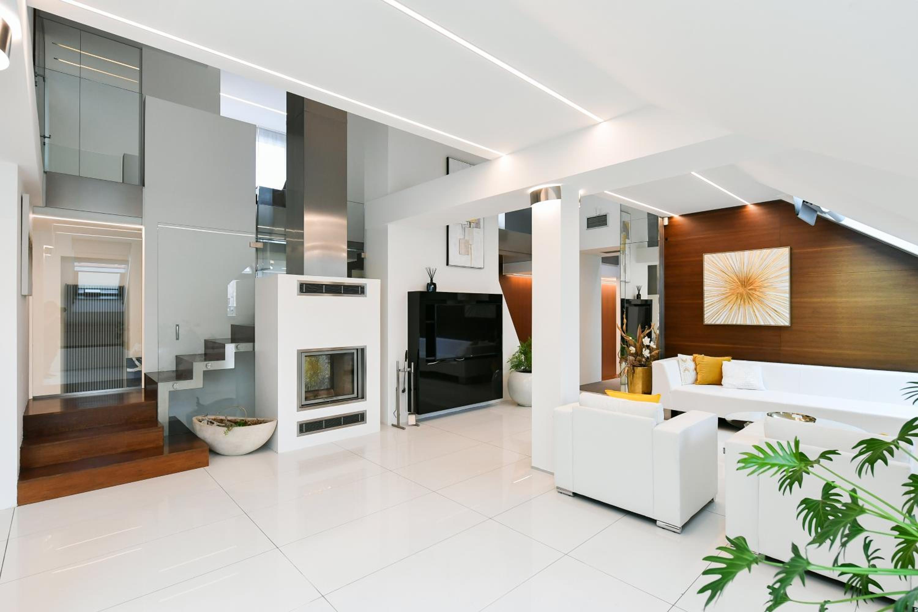 PRESIDENTIAL PENTHOUSE, 303m2, JACUZZI on TERRACE, SAUNA, 6BDRM, 4BTHRM, AC, LIFT