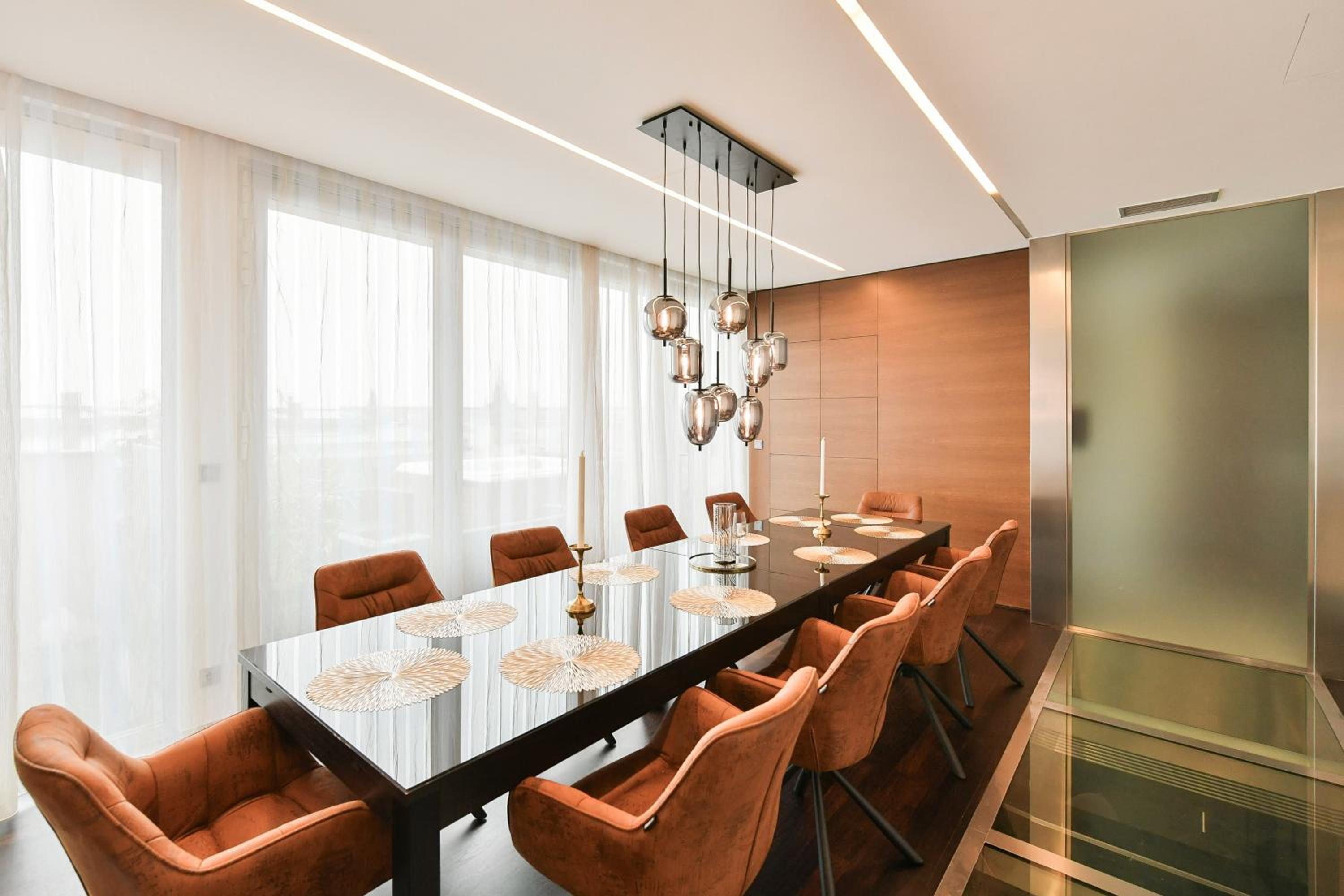 PRESIDENTIAL PENTHOUSE, 303m2, JACUZZI on TERRACE, SAUNA, 6BDRM, 4BTHRM, AC, LIFT