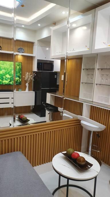 Red Residence Makati-Cozy Condo Unit with Balcony view 4