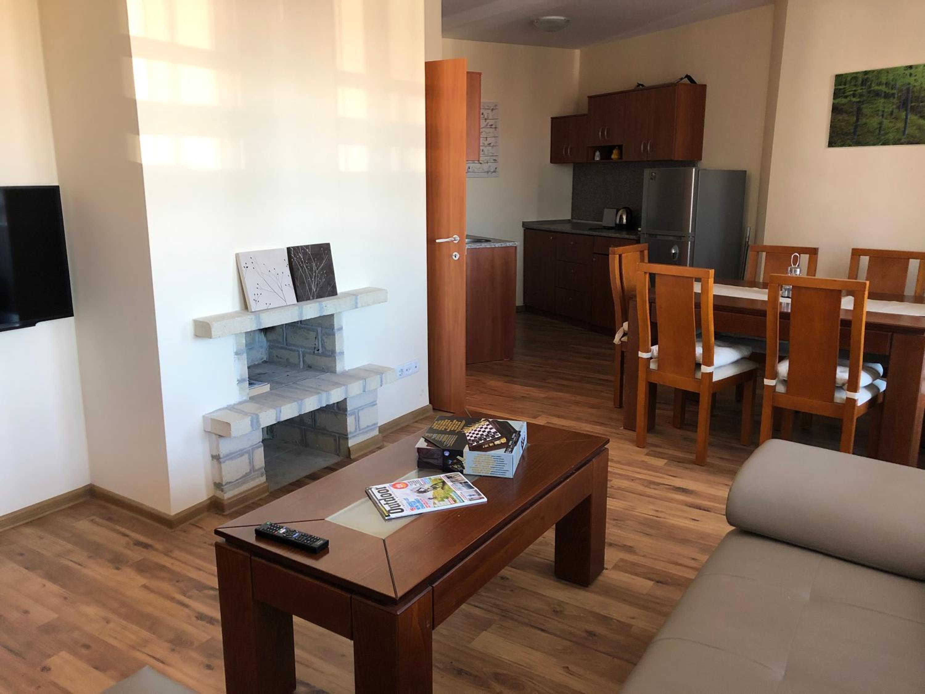 Spacious 2 Bed Apartment Close To Gondola