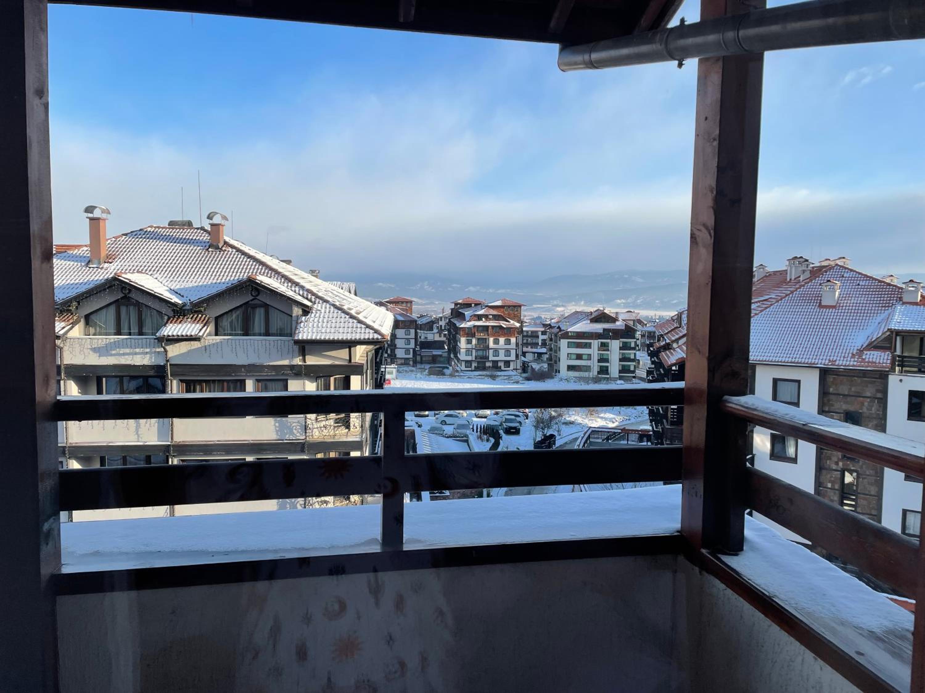 Spacious 2 Bed Apartment Close To Gondola