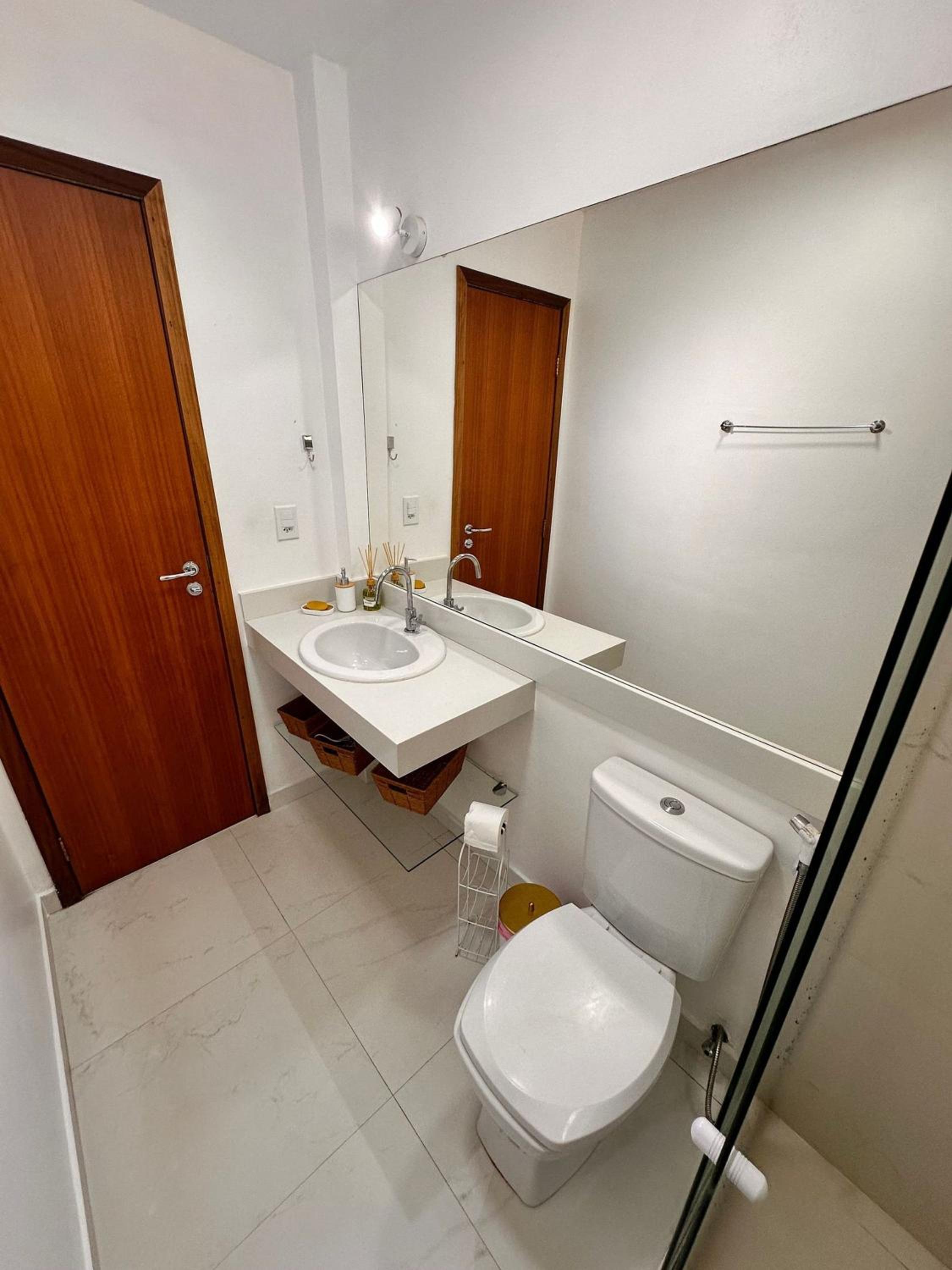 House 4 Minutes from Manguinhos Beach with Pool, Sauna, and Kids' Area