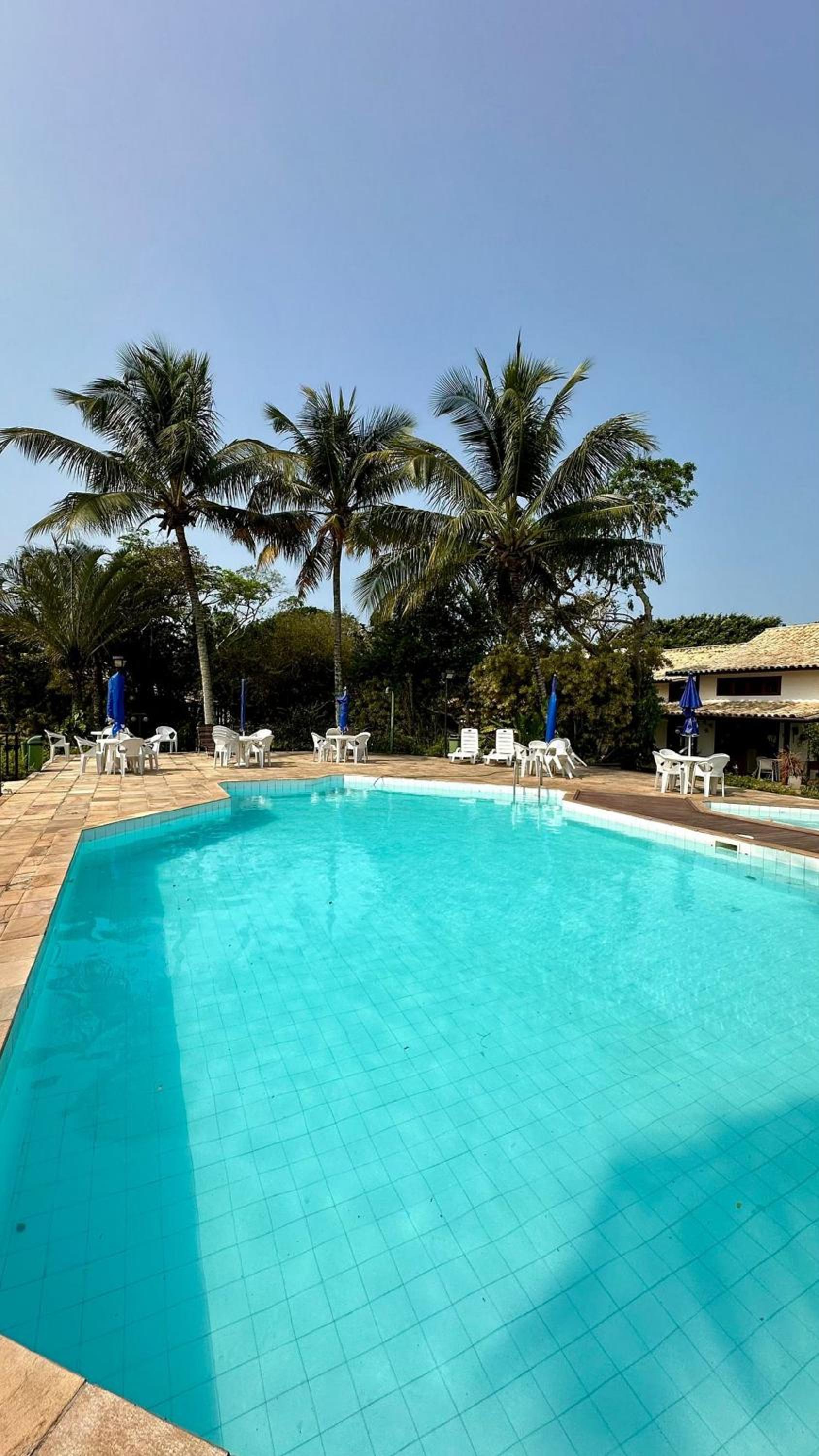 House 4 Minutes from Manguinhos Beach with Pool, Sauna, and Kids' Area