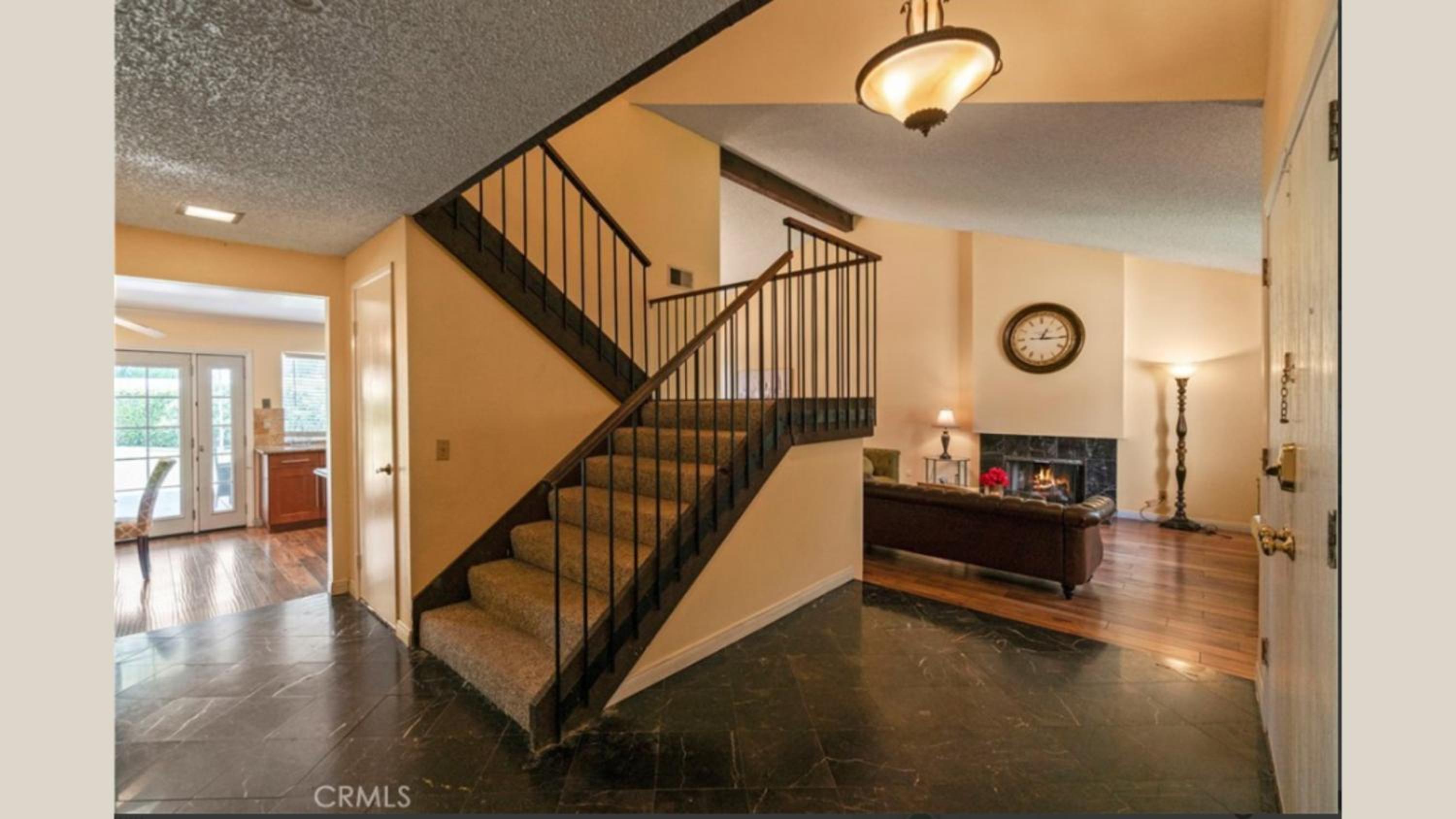 Valley Gem, luxurious 5 bedroom 3 bath, sleeps 12