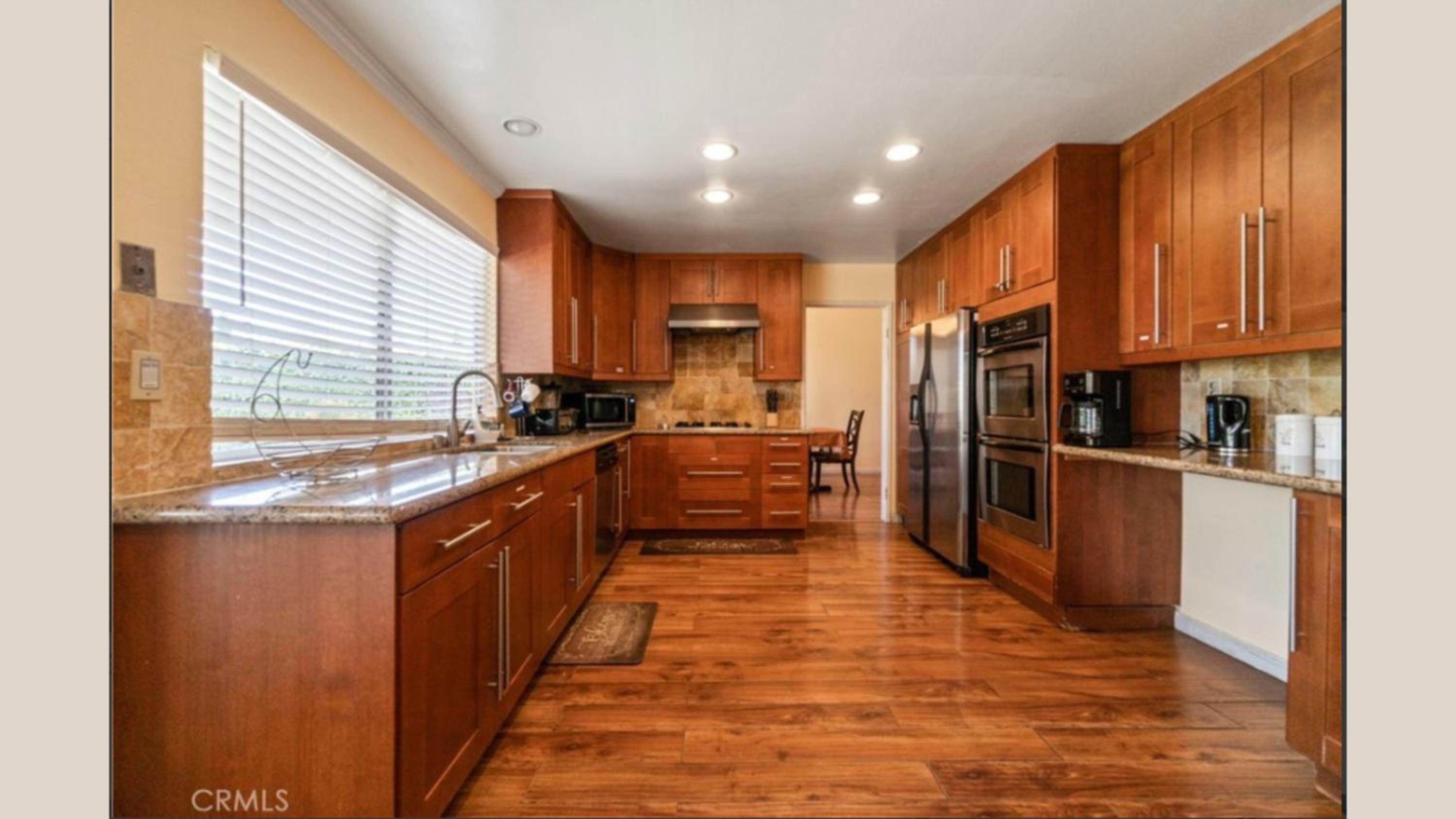 Valley Gem, luxurious 5 bedroom 3 bath, sleeps 12
