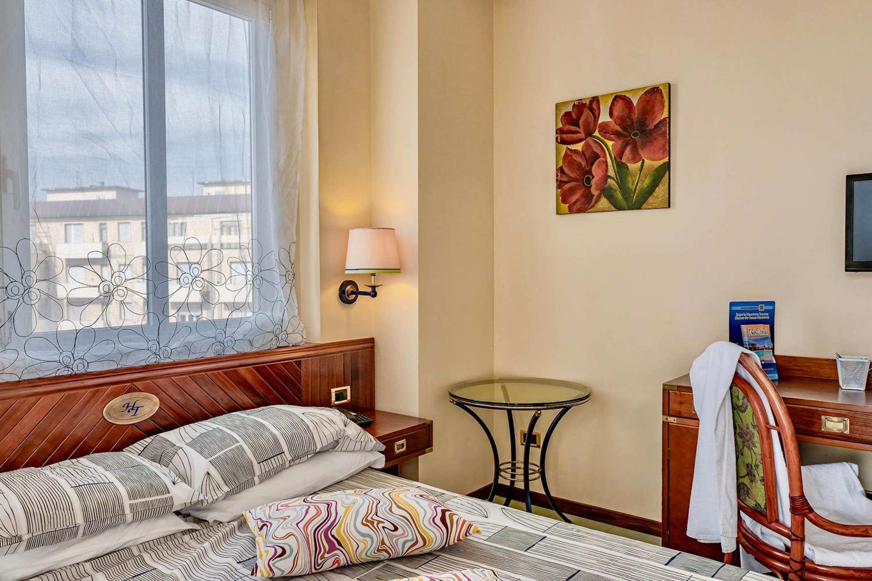 ISA-Hotel in Cecina just 100 mt from the sea