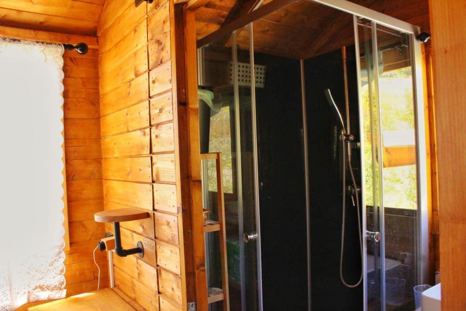 Nature lovers Cabin- HotTub- Privacy & Serenity