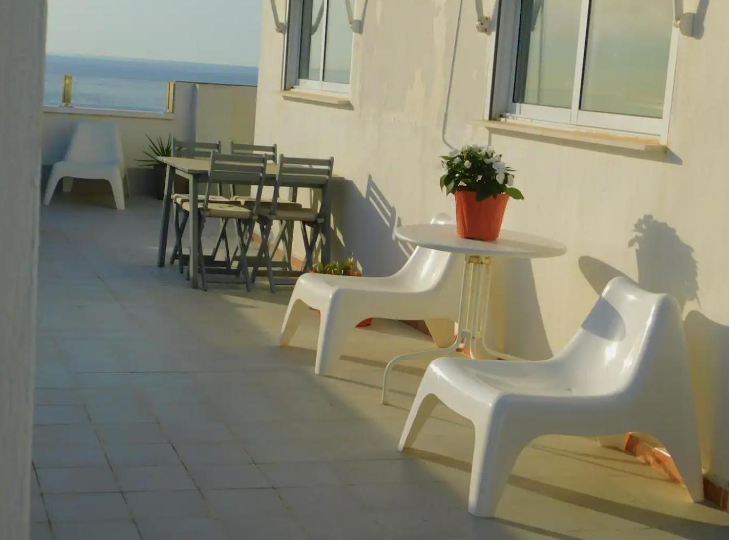 3Bed Penthouse Apt with Private Terrace & Balcony view 3