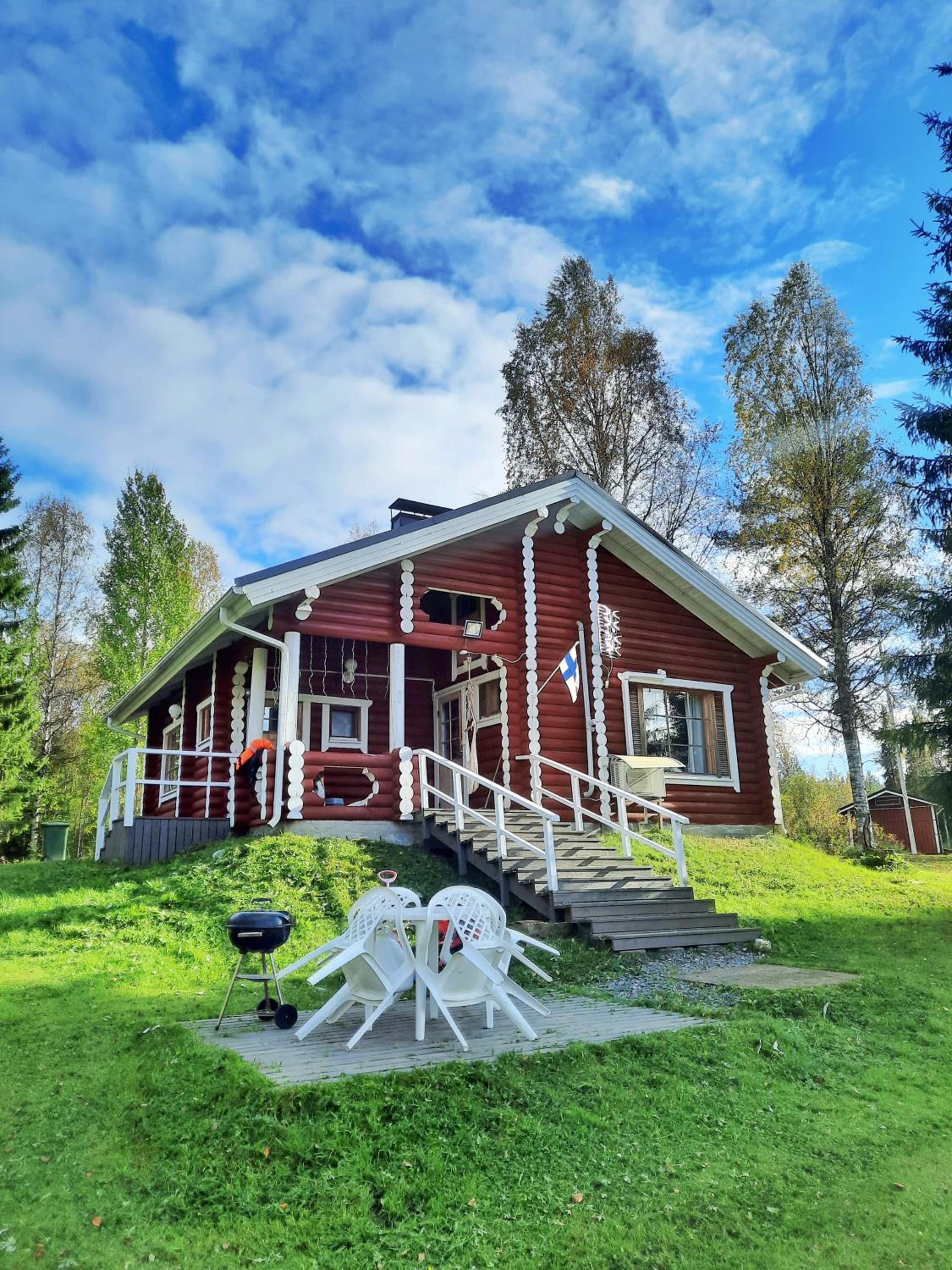 Lapin Villa Hiisi joen rannalla