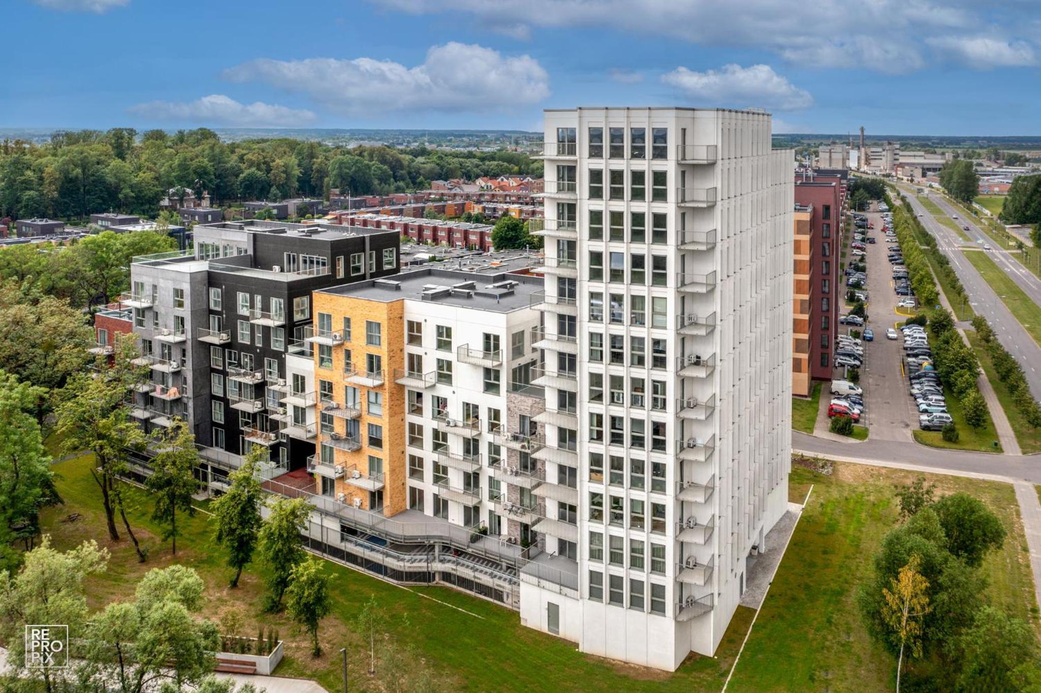 Bright 2BR with Private EV Parking, workspace, AC view 5