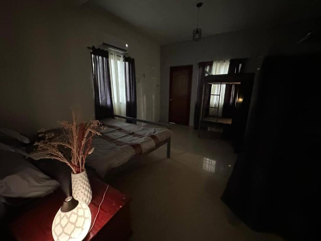 Grey House in Coron with Kitchen