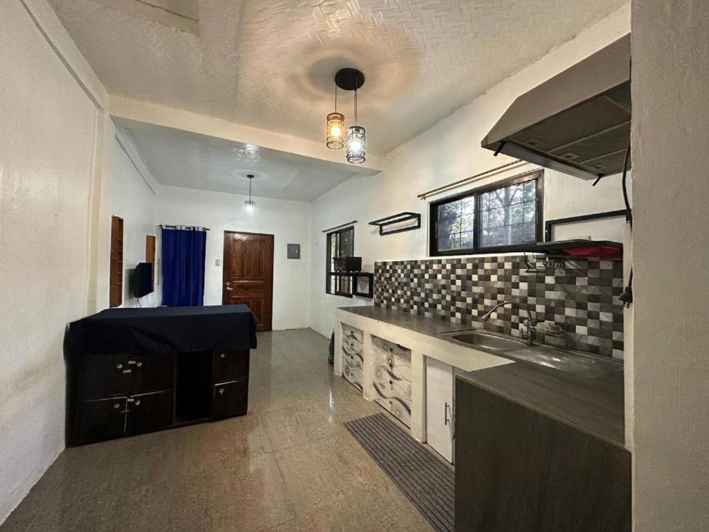Grey House in Coron with Kitchen