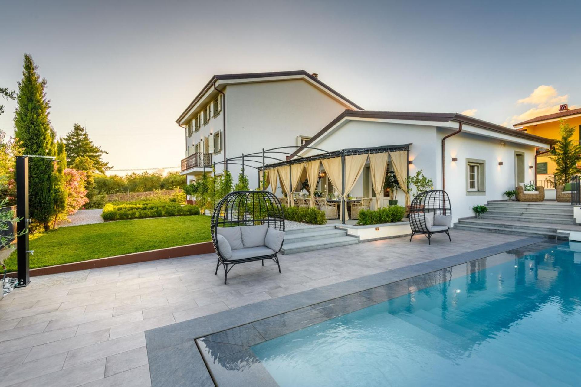 VILLA ASTI: Where Luxury Meets Limitless View