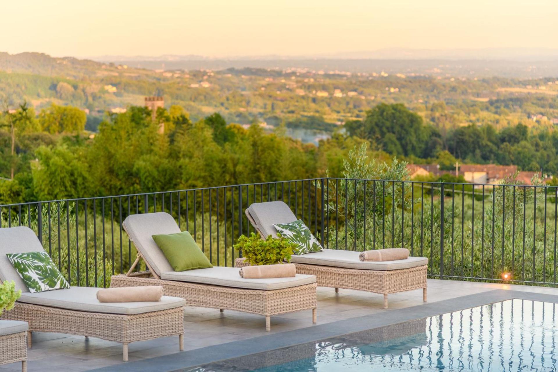 VILLA ASTI: Where Luxury Meets Limitless View