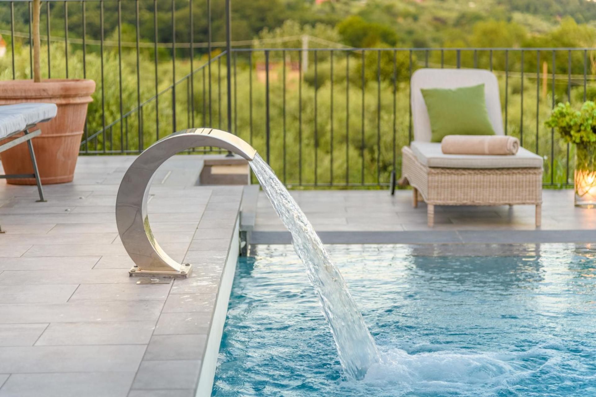 VILLA ASTI: Where Luxury Meets Limitless View