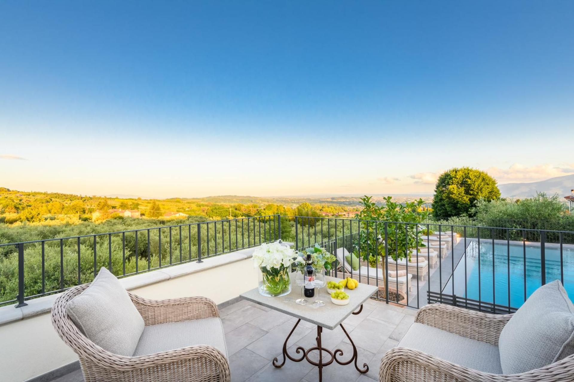 VILLA ASTI: Where Luxury Meets Limitless View