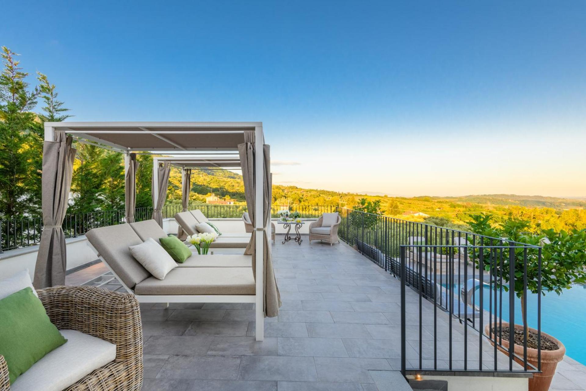 VILLA ASTI: Where Luxury Meets Limitless View