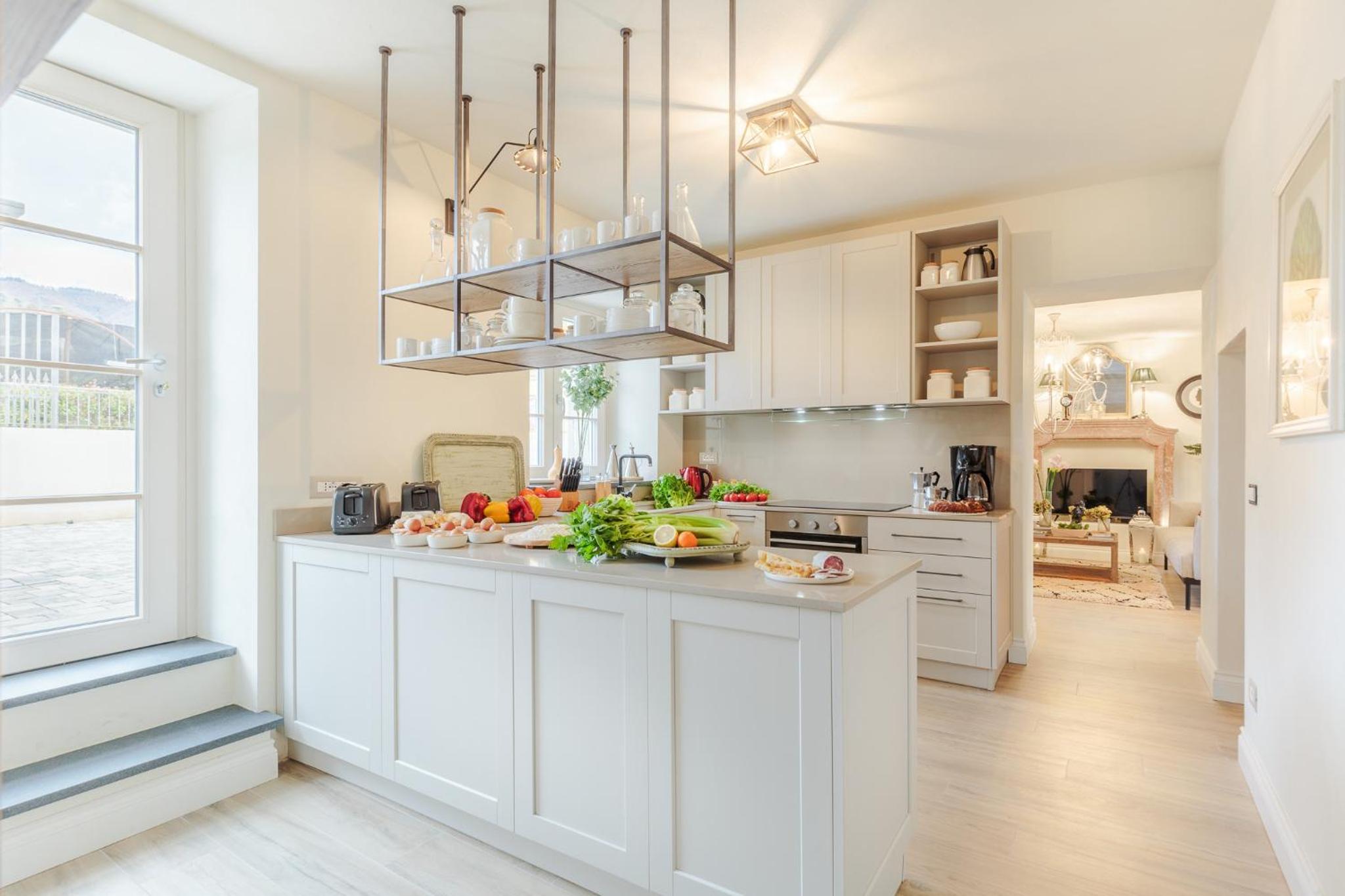 VILLA ASTI: Where Luxury Meets Limitless View
