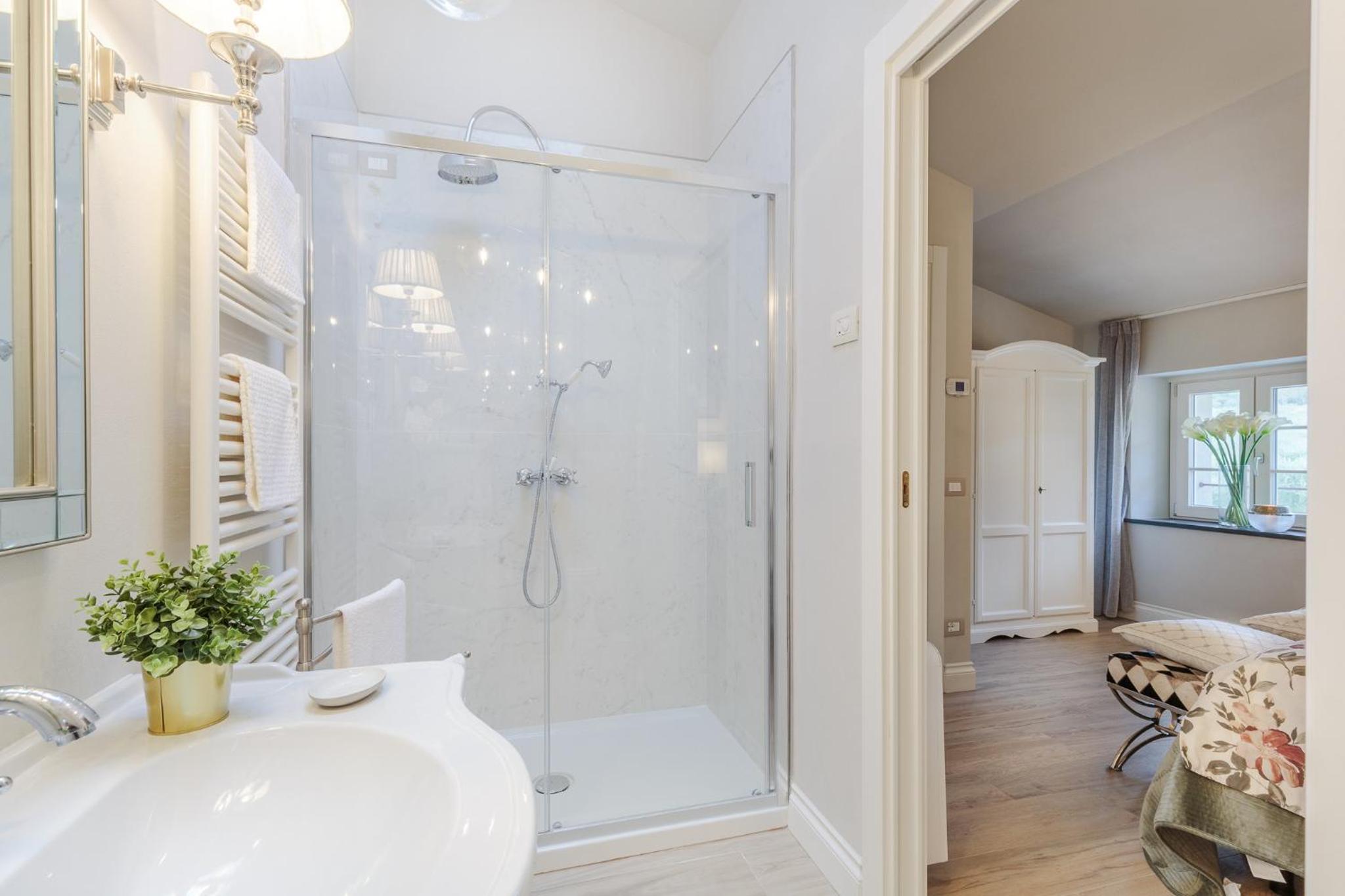 VILLA ASTI: Where Luxury Meets Limitless View