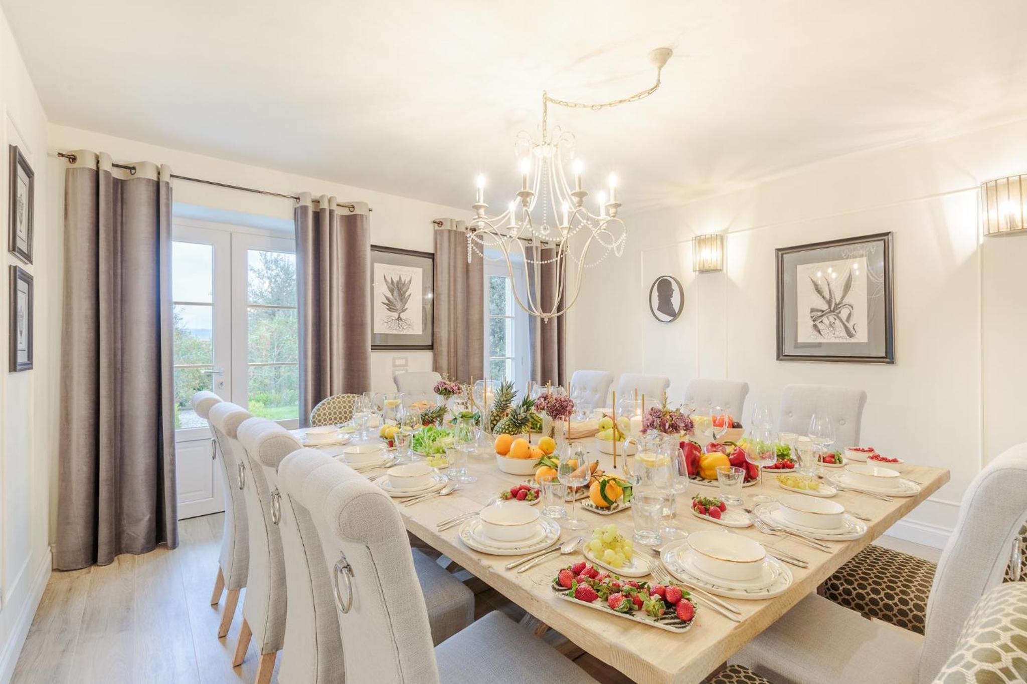 VILLA ASTI: Where Luxury Meets Limitless View