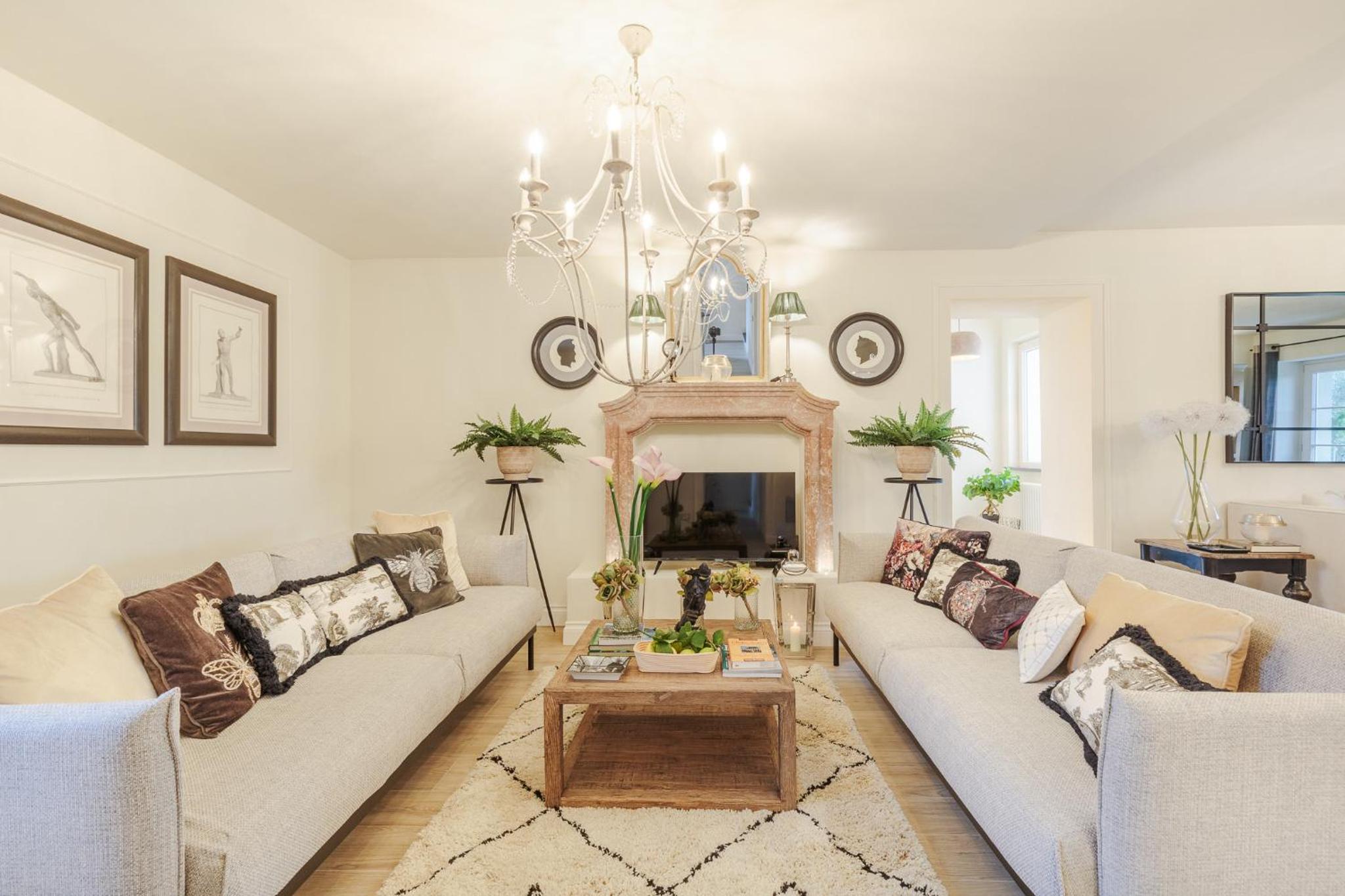VILLA ASTI: Where Luxury Meets Limitless View