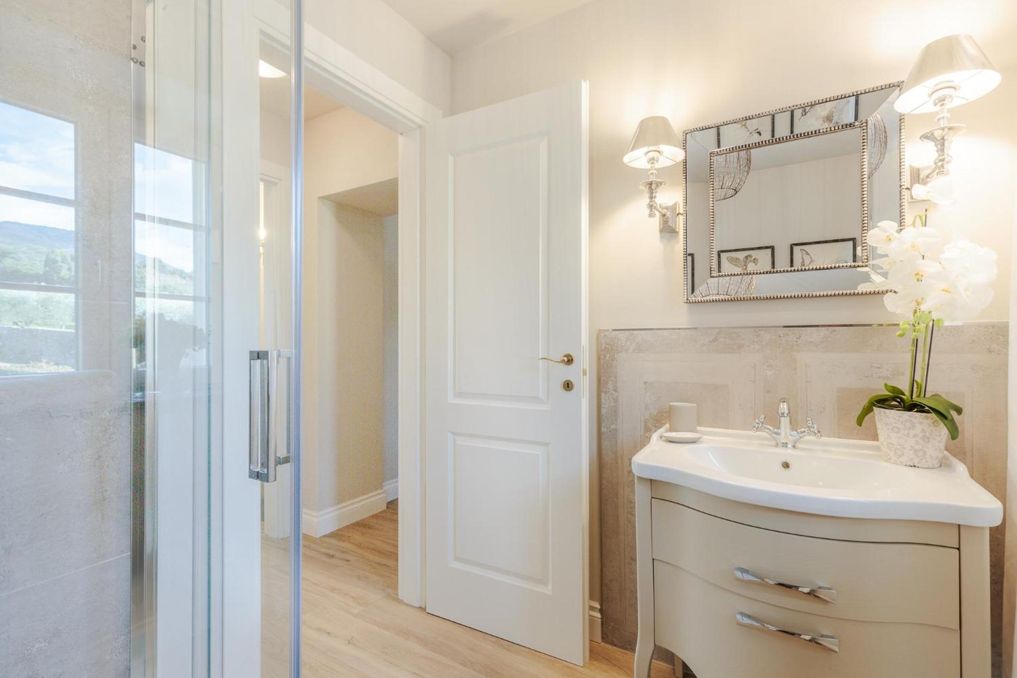 VILLA ASTI: Where Luxury Meets Limitless View