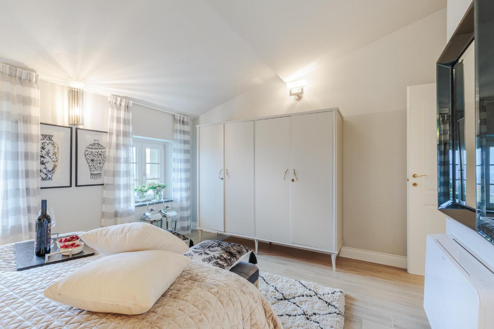 VILLA ASTI: Where Luxury Meets Limitless View