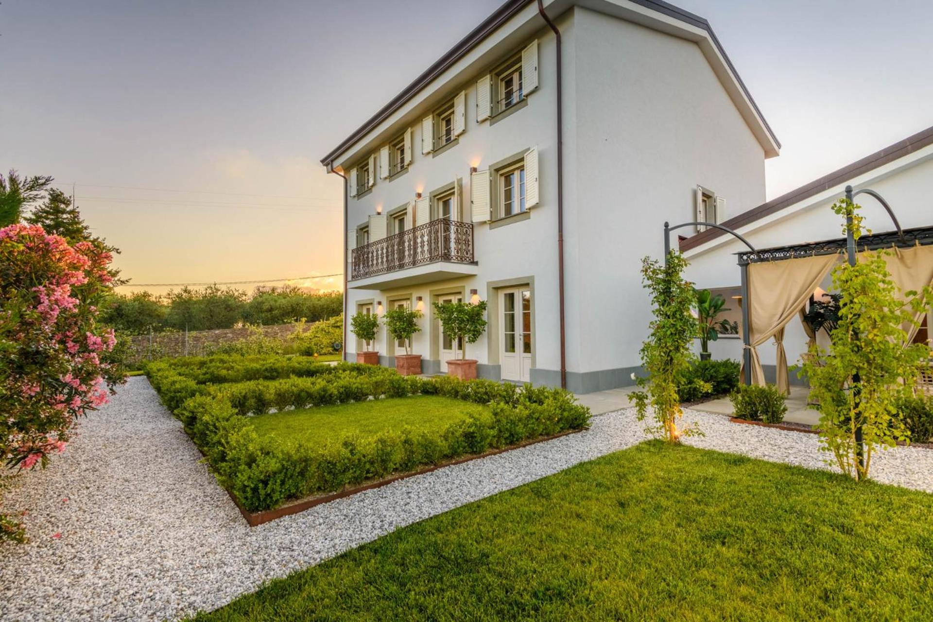 VILLA ASTI: Where Luxury Meets Limitless View