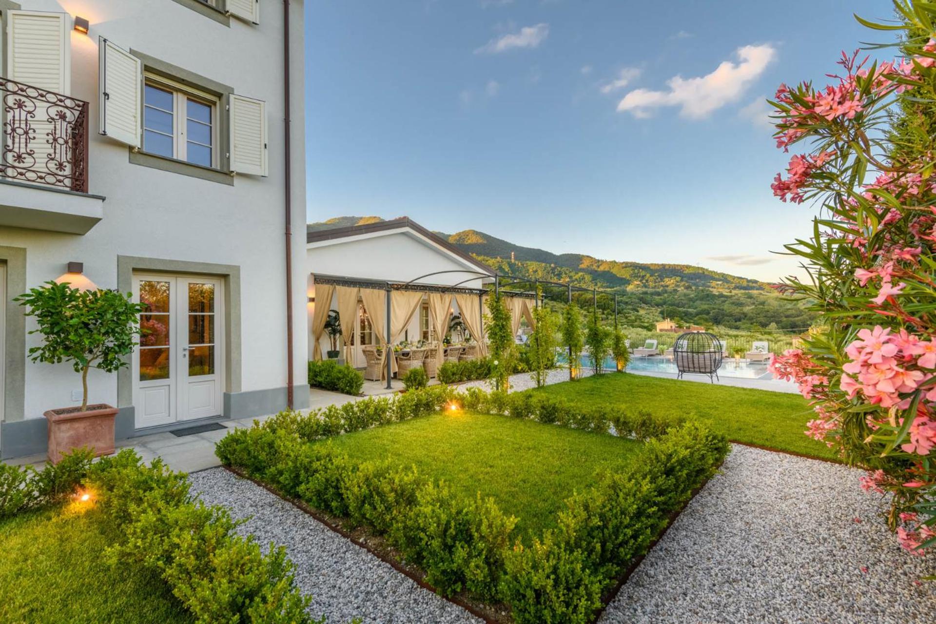 VILLA ASTI: Where Luxury Meets Limitless View