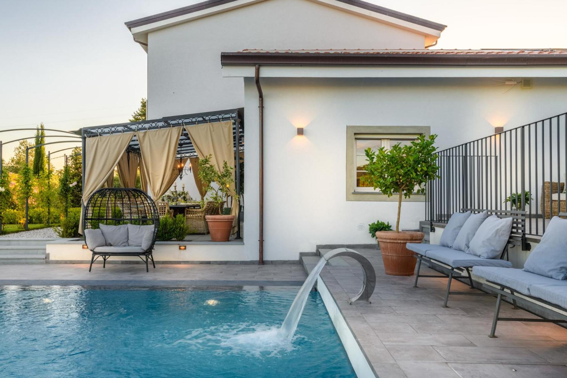VILLA ASTI: Where Luxury Meets Limitless View